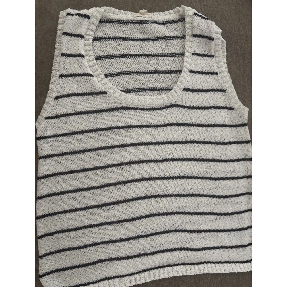 Hem & Thread Sleeveless Women’s Shirt Size Small